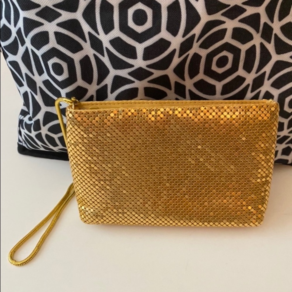 ACCESSORIES Wristlet